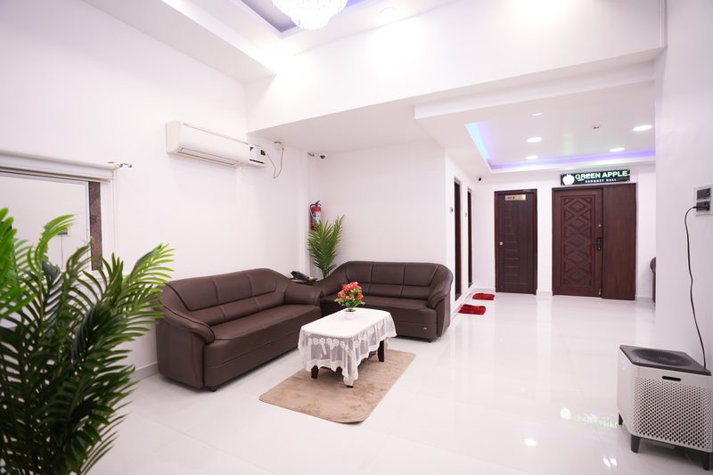 Lounge sofa and table
